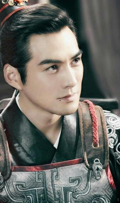 古装男明星简历,探寻男明星的华丽转身之路