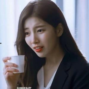 裴秀智的视频,魅力四溢的时尚演绎，引领潮流风尚